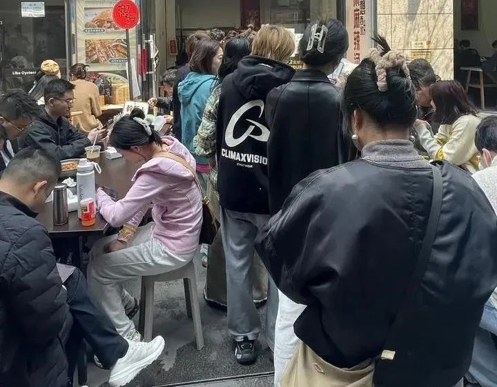 DƬ